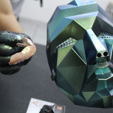 Máscara con pintura camaleón