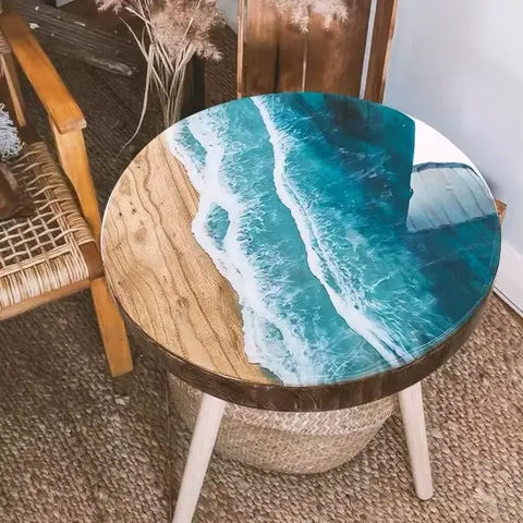 Mesa con resina epóxica efecto océano