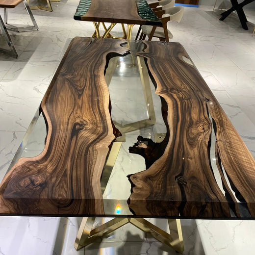 Mesa con resina epóxica transparente y con vetas