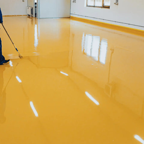Piso con resina epóxica unicolor