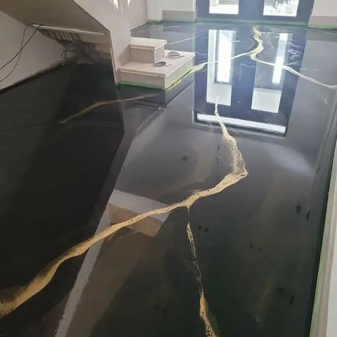 Piso resina epóxica mármol lineal