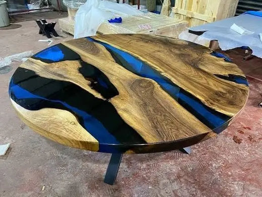 Rodaja con río epóxico con extensiones lineales azules