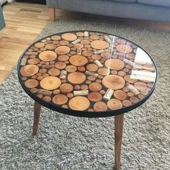 Rodaja con resina epóxica y rodajas de madera